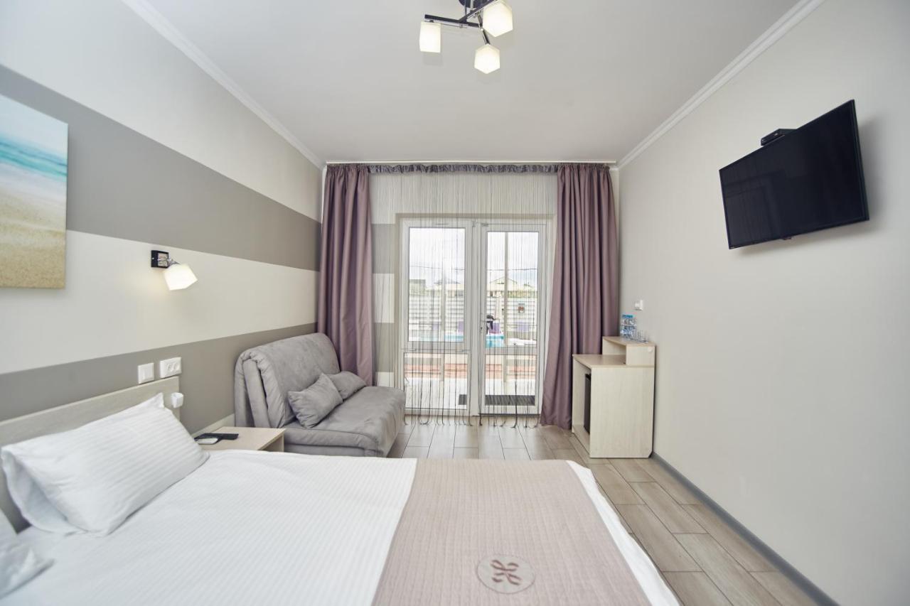 Family Hotel Happy Inn Satoka Exterior foto