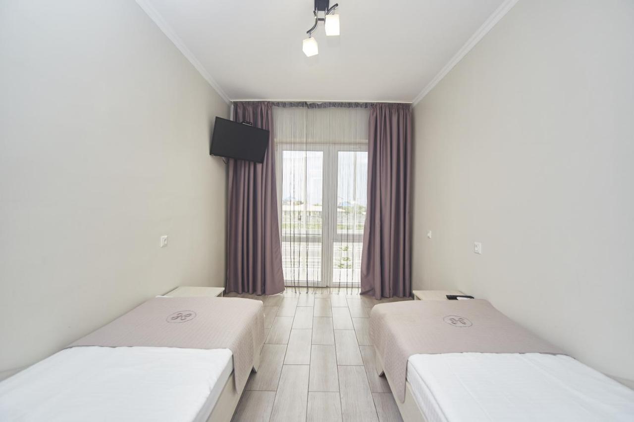 Family Hotel Happy Inn Satoka Exterior foto