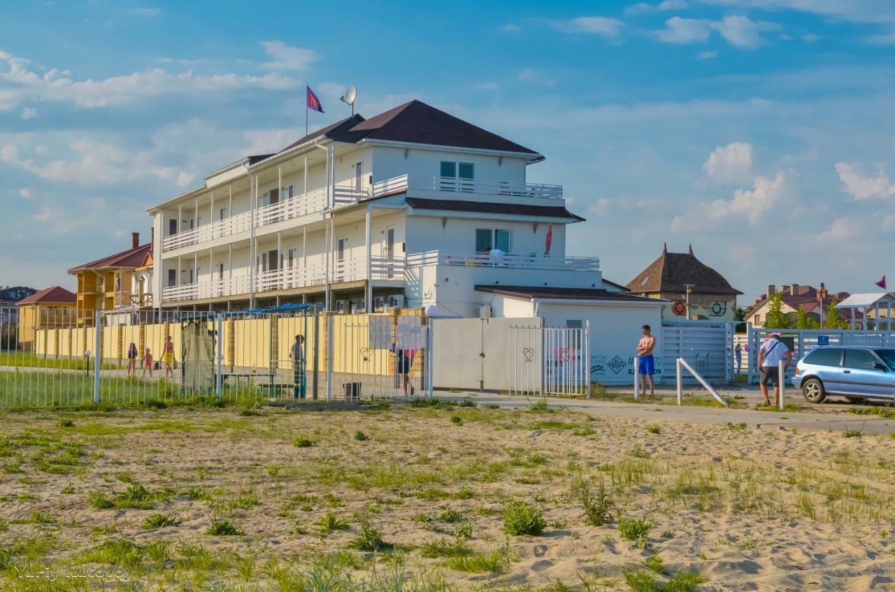 Family Hotel Happy Inn Satoka Exterior foto